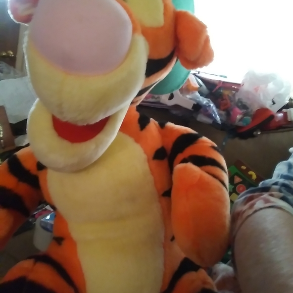 Interactive Tigger - Picture 2 of 2